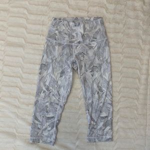 Lululemon cropped print leggings